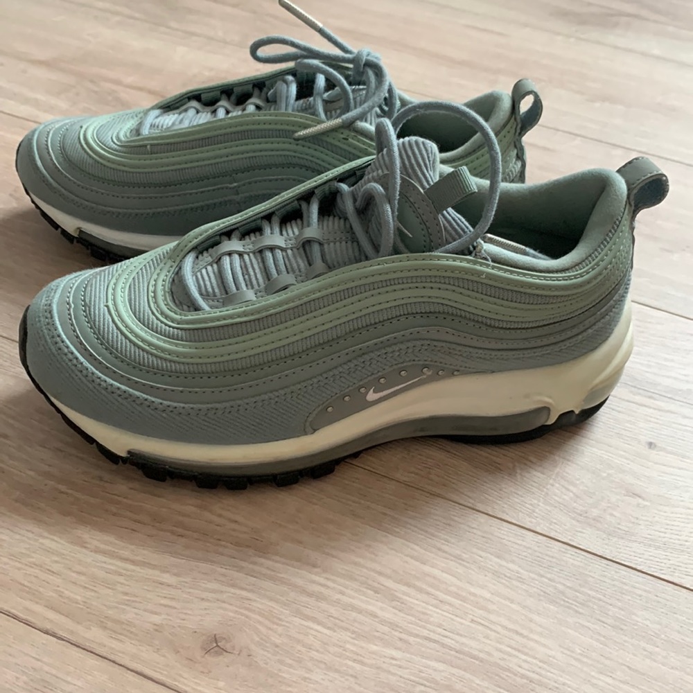 Nike Air Max 97 Mica Green AQ4137-300 Women’s Sneakers Size 7